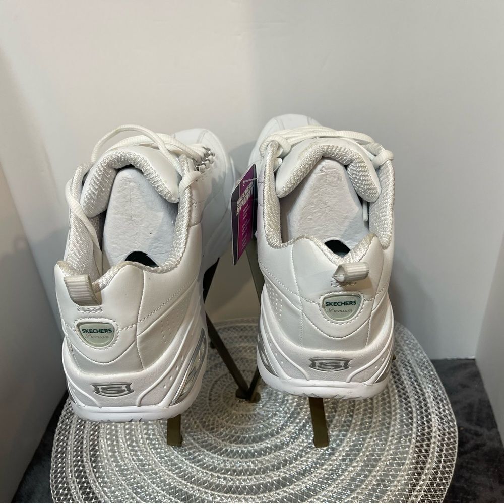 Sketchers Women’s Sport Premium Sneaker Size 10 White Leather NWT - Picture 4 of 12